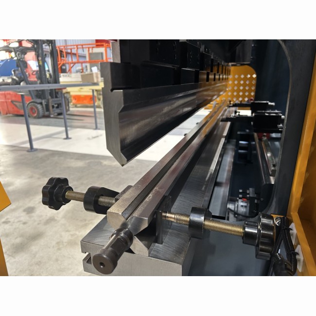 Presse plieuse P2040