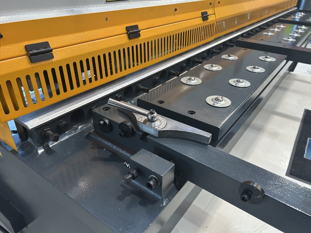 Cisaille neuve ARROW modèle C2500x20