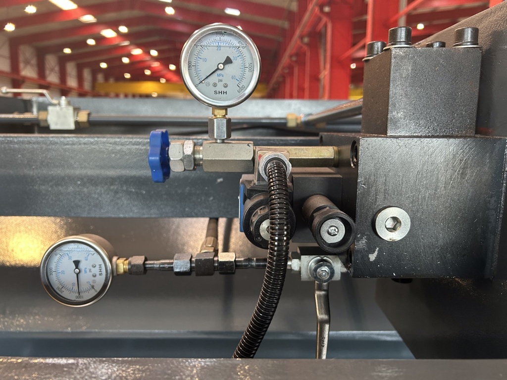 Cisaille hydraulique ARROW C3200x8