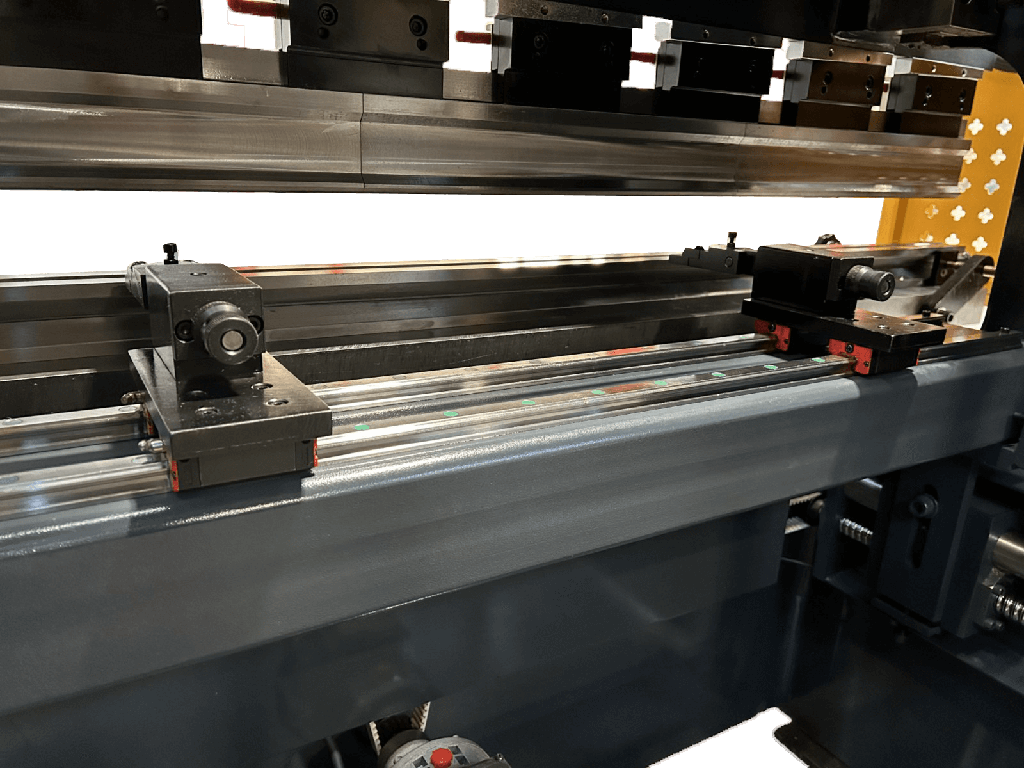 Presse plieuse ARROW P2040